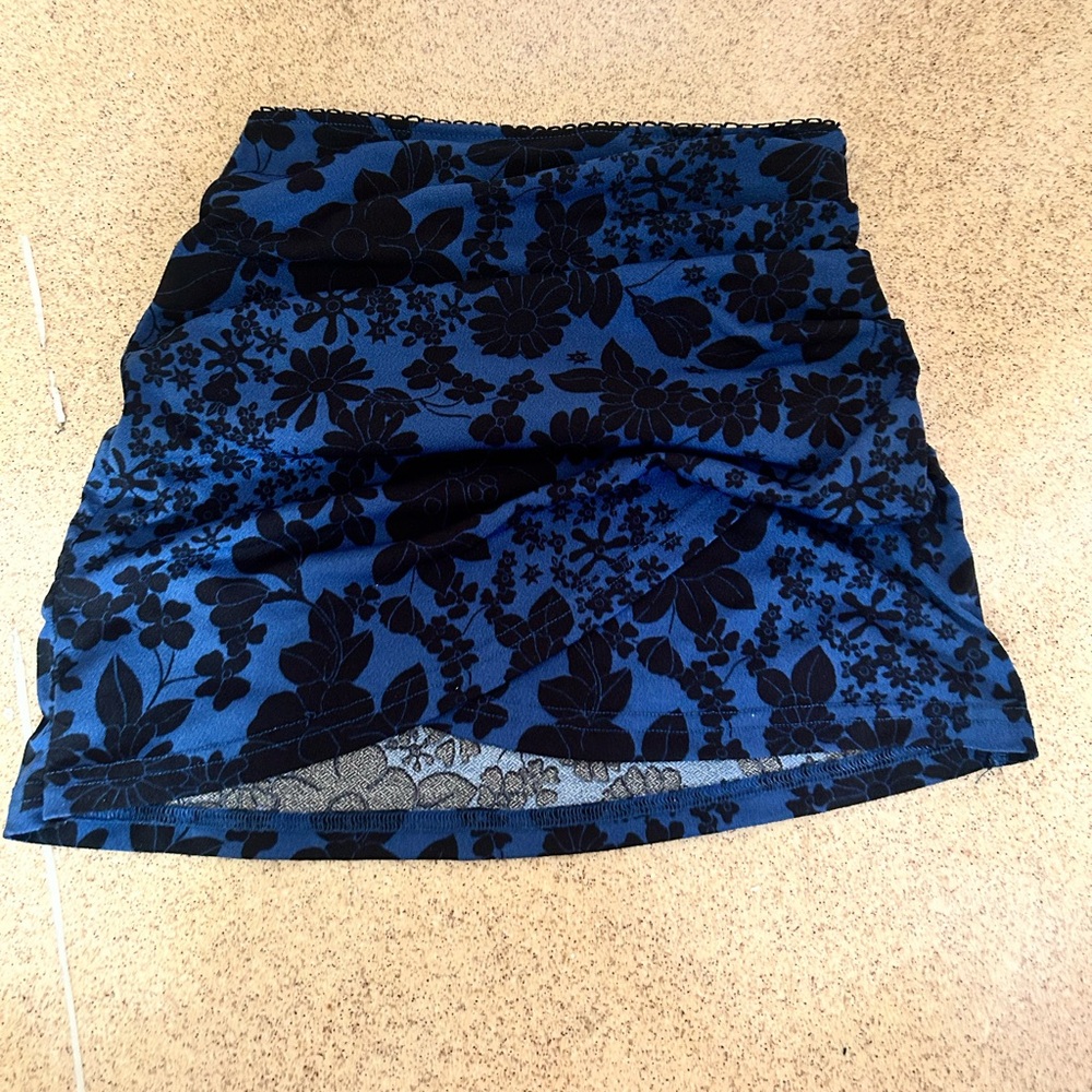 Tilly's Blue and Black Ruched Bubble Mini Skirt